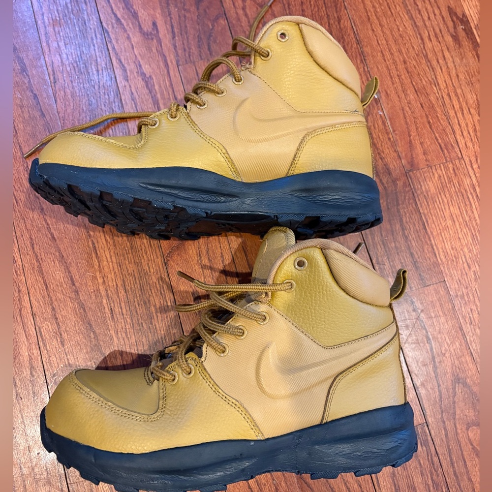 Nike boots